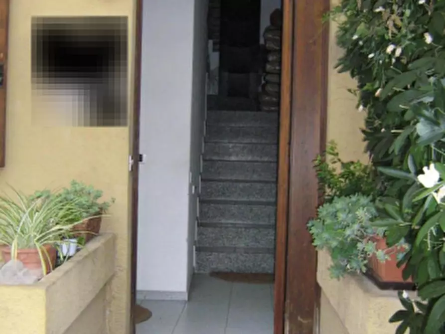 Immagine 5 di Appartamento in vendita  in  Via Brugora a Erba