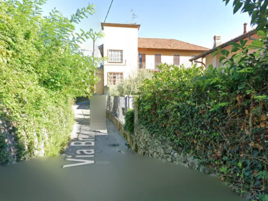 Immagine 6 di Appartamento in vendita  in  Via Brugora a Erba