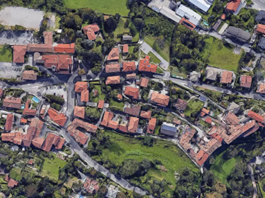 Immagine 15 di Appartamento in vendita  in  Via Brugora a Erba