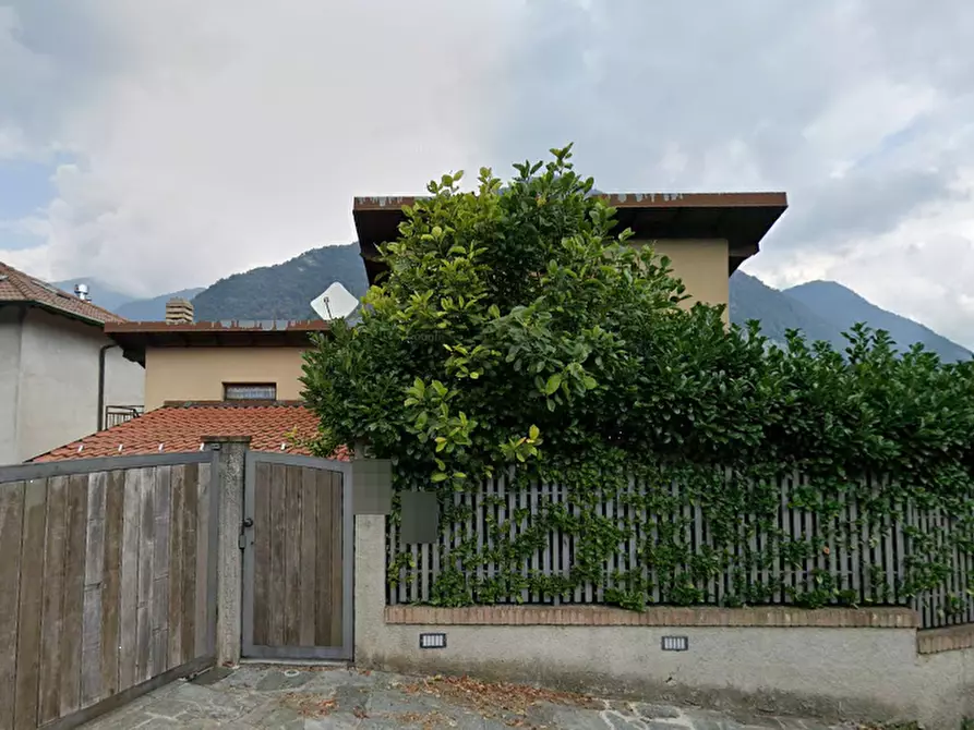 Immagine 12 di Villa in vendita  in Via Trieste a Castelmarte