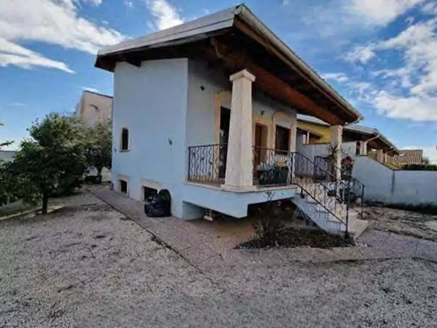 Immagine 1 di Villa in vendita  in Via Pietro Romani a Roma