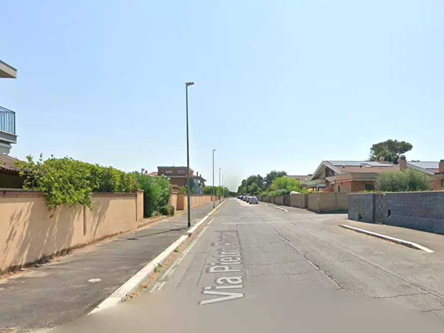 Immagine 6 di Villa in vendita  in Via Pietro Romani a Roma