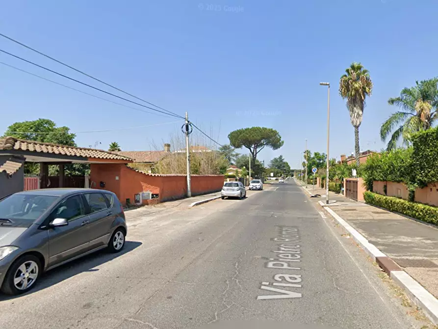 Immagine 11 di Villa in vendita  in Via Pietro Romani a Roma