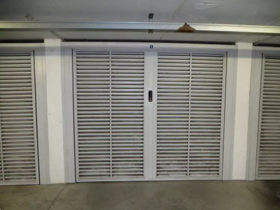 Immagine 2 di Garage in vendita  in Riviera Giacomo Matteotti a Badia Polesine