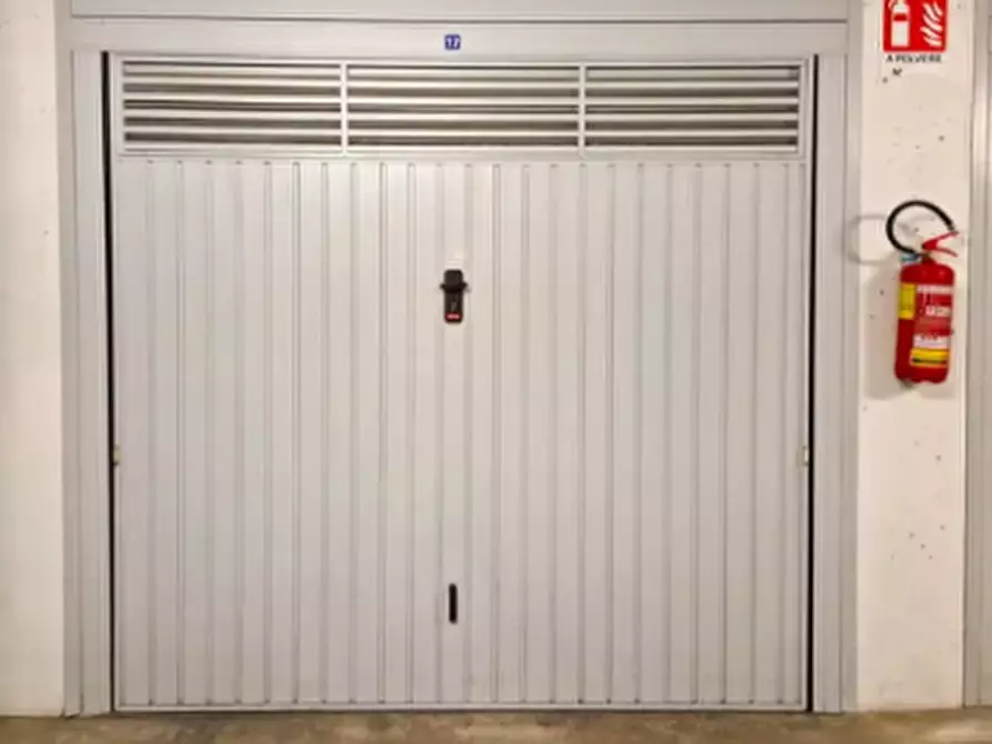 Immagine 2 di Garage in vendita  in Via Riviera Giacomo Matteotti a Badia Polesine