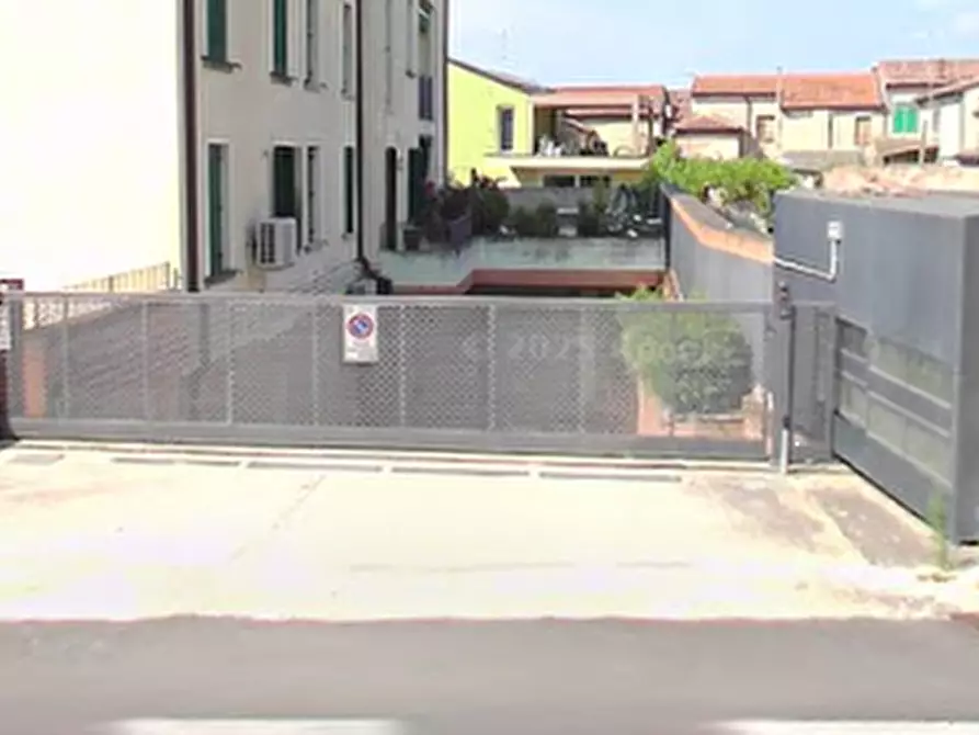 Immagine 3 di Garage in vendita  in Via Riviera Giacomo Matteotti a Badia Polesine