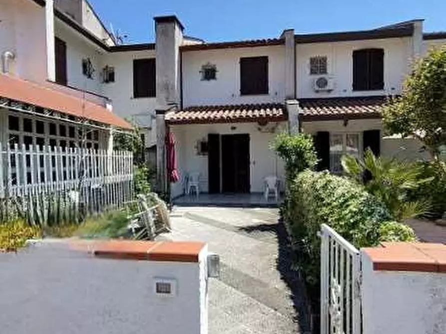 Immagine 2 di Appartamento in vendita  in Viale polonia  a Comacchio