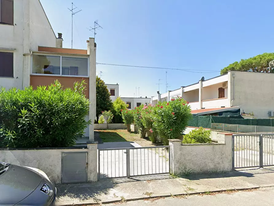 Immagine 11 di Appartamento in vendita  in Viale polonia  a Comacchio