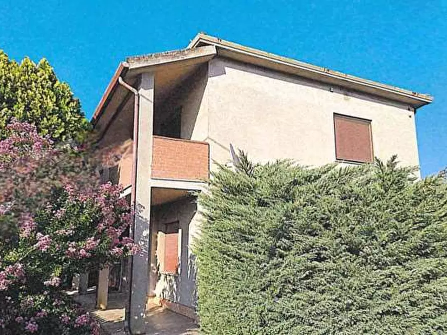 Immagine 2 di Casa indipendente in vendita  in Via collegio a Ro
