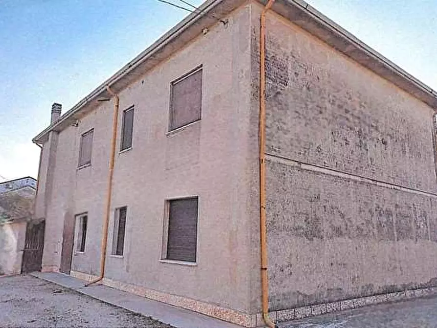 Immagine 1 di Casa indipendente in vendita  in Via collegio a Ro