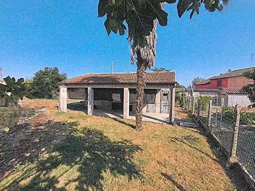 Immagine 9 di Casa indipendente in vendita  in Via collegio a Ro