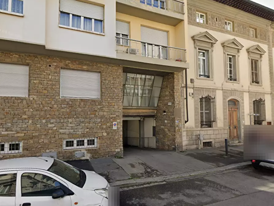 Immagine 4 di Garage in vendita  a Firenze