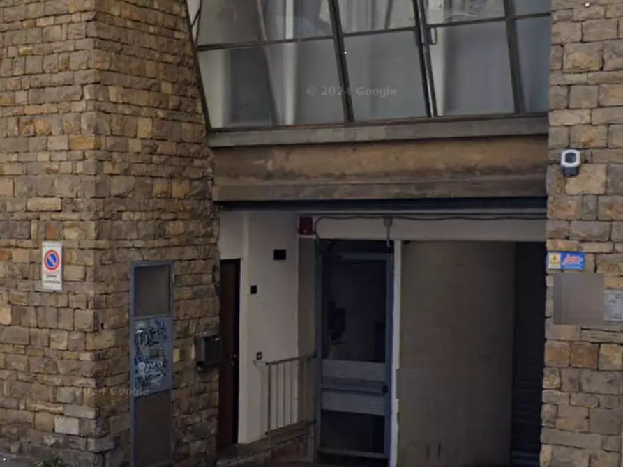 Immagine 6 di Garage in vendita  a Firenze