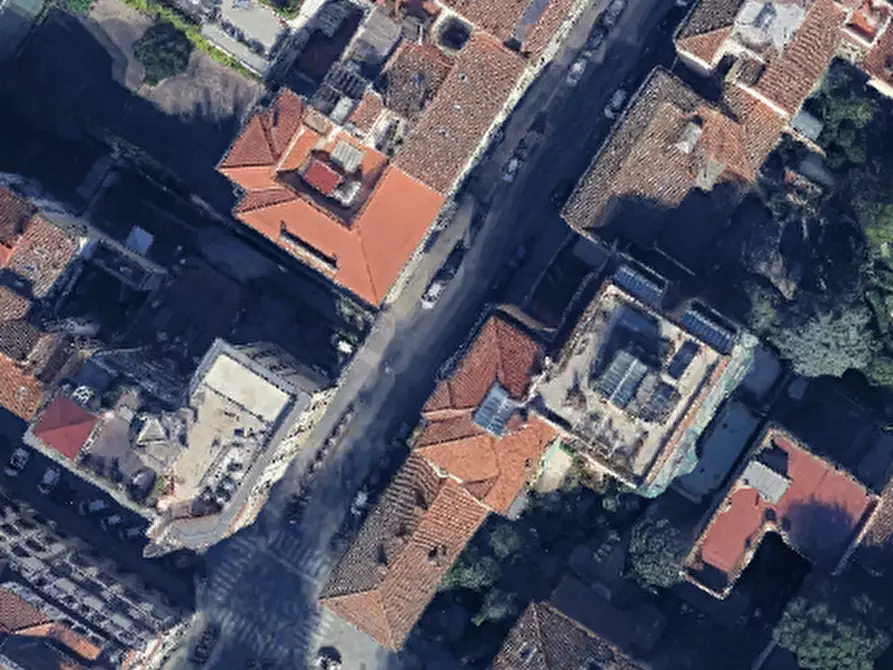 Immagine 12 di Garage in vendita  a Firenze