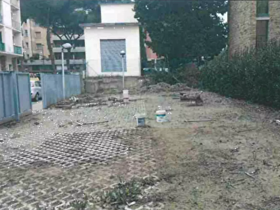 Immagine 1 di Posto auto in vendita  in Via del Pino snc a Firenze