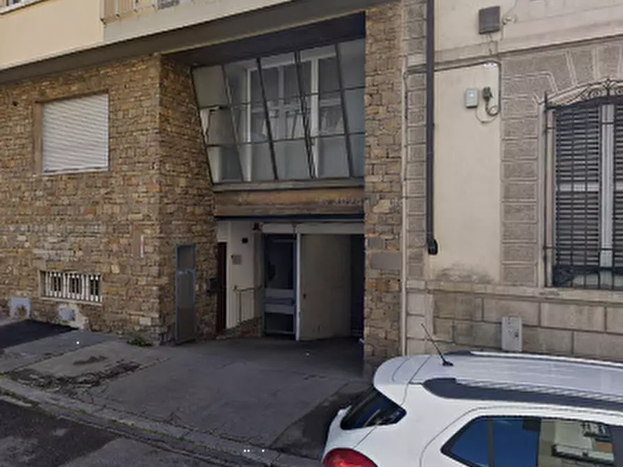 Immagine 4 di Posto auto in vendita  in Via Vittorio Alfieri a Firenze