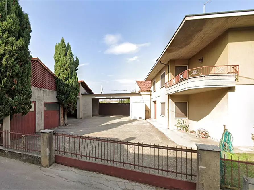 Immagine 10 di Stabile in vendita  in Via San Felice a Breganze