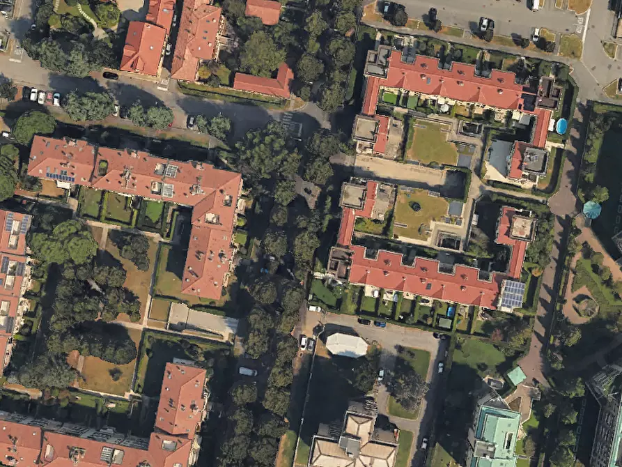 Immagine 5 di Garage in vendita  in Corso Leonardo da Vinci  a Gallarate