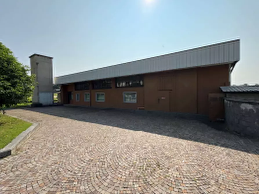 Immagine 1 di Capannone industriale in vendita  in Via Borgo Bello a Cassacco
