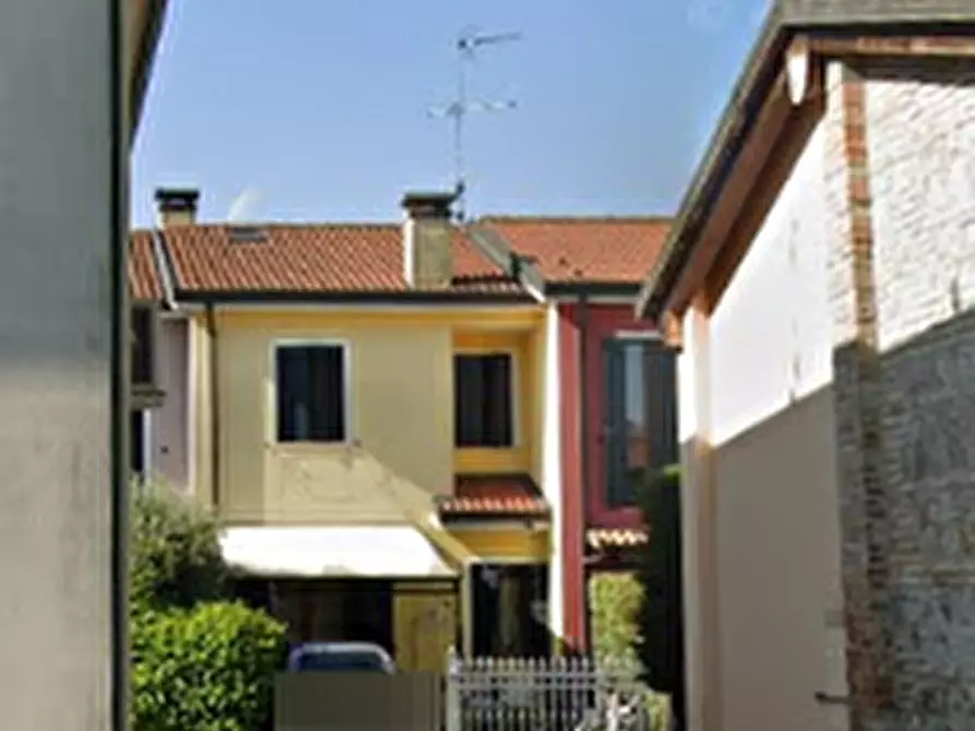 Immagine 3 di Porzione di casa in vendita  in Via Martiri D'Ungheria a Tribano