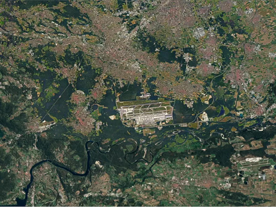 Immagine 8 di Garage in vendita  in Corso Leonardo da Vinci  a Gallarate