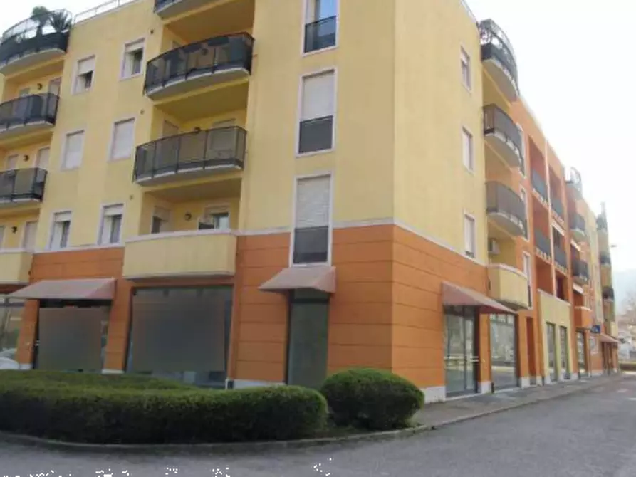 Immagine 2 di Ufficio in vendita  in Piazzale Mariano Rumor a Chiampo