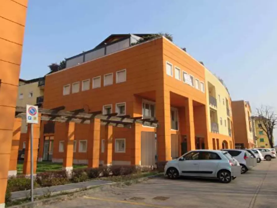 Immagine 4 di Ufficio in vendita  in Piazzale Mariano Rumor a Chiampo