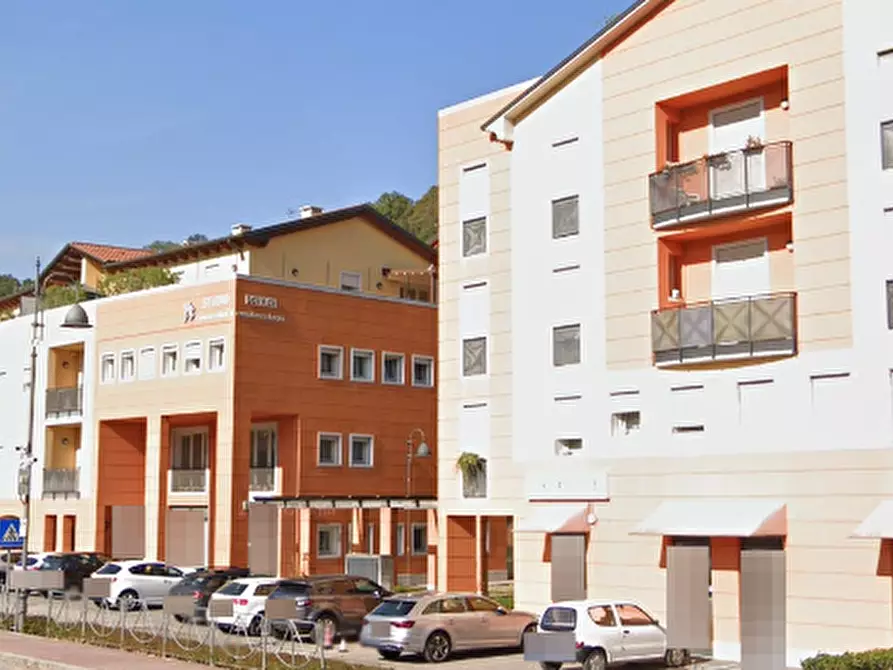 Immagine 6 di Ufficio in vendita  in Piazzale Mariano Rumor a Chiampo