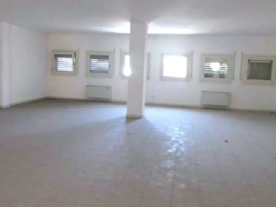 Immagine 7 di Ufficio in vendita  in Piazzale Mariano Rumor a Chiampo