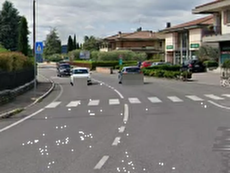 Immagine 18 di Negozio in vendita  in Via Matteotti a Sant'ambrogio Di Valpolicella