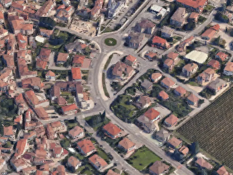 Immagine 21 di Negozio in vendita  in Via Matteotti a Sant'ambrogio Di Valpolicella