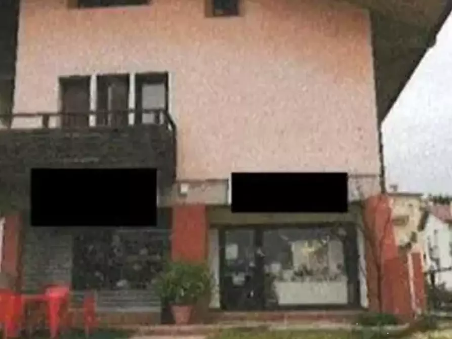Immagine 1 di Negozio in vendita  in Via Giacomo Matteotti a Sant'ambrogio Di Valpolicella