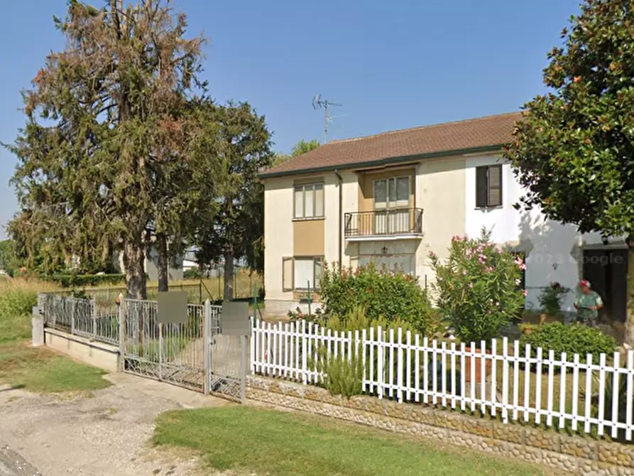 Immagine 1 di Porzione di casa in vendita  in Via Spin a Nogara