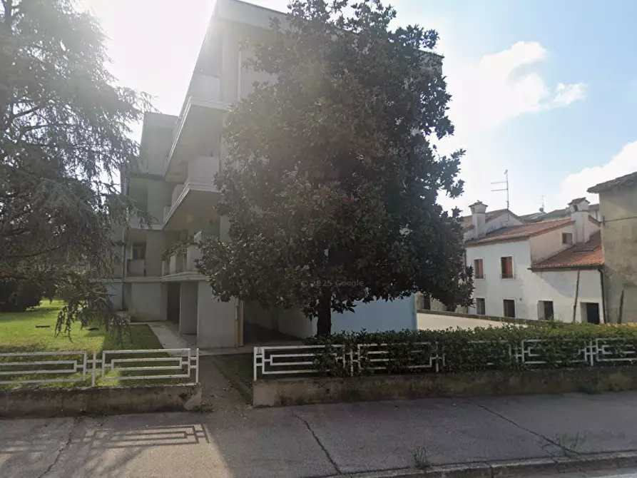 Immagine 5 di Appartamento in vendita  in Via Baracca a Vicenza