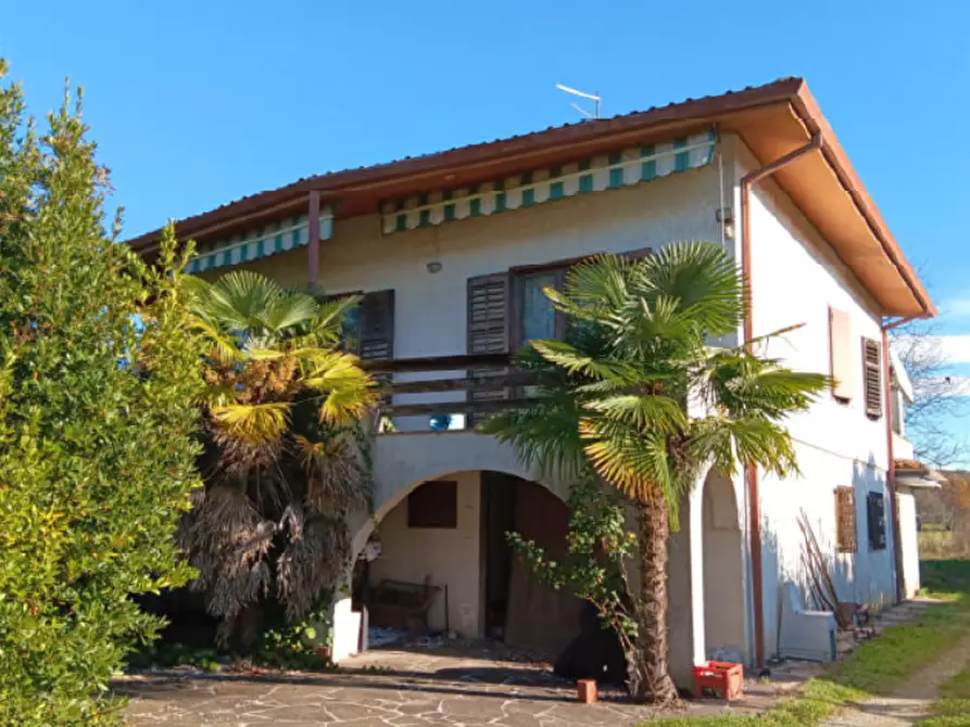 Immagine 1 di Villa in vendita  in Via Pietro Zorutti  a Capriva Del Friuli