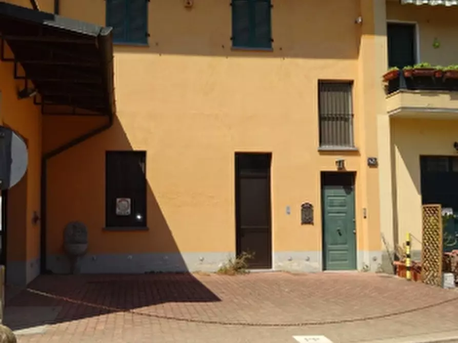 Immagine 1 di Stabile in vendita  in Via Ambrogio Binda a Milano