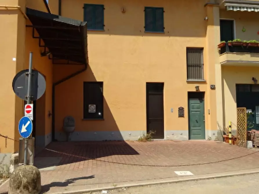 Immagine 2 di Stabile in vendita  in Via Ambrogio Binda a Milano