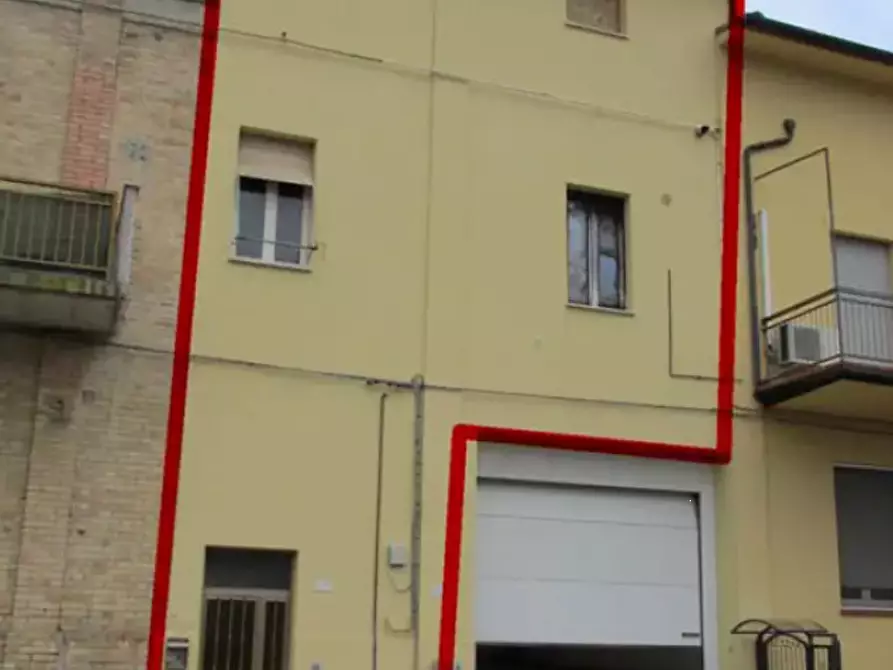 Immagine 1 di Porzione di casa in vendita  in Via Guglielmo Oberdan  a Monte Vidon Corrado