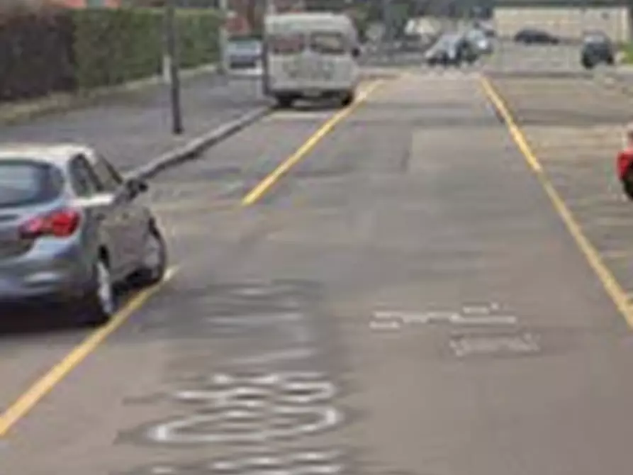 Immagine 10 di Appartamento in vendita  in via degli Odescalchi  a Milano