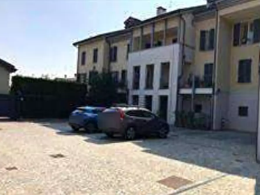 Immagine 1 di Posto auto in vendita  in Via Maria Montessori a Vaprio D'adda