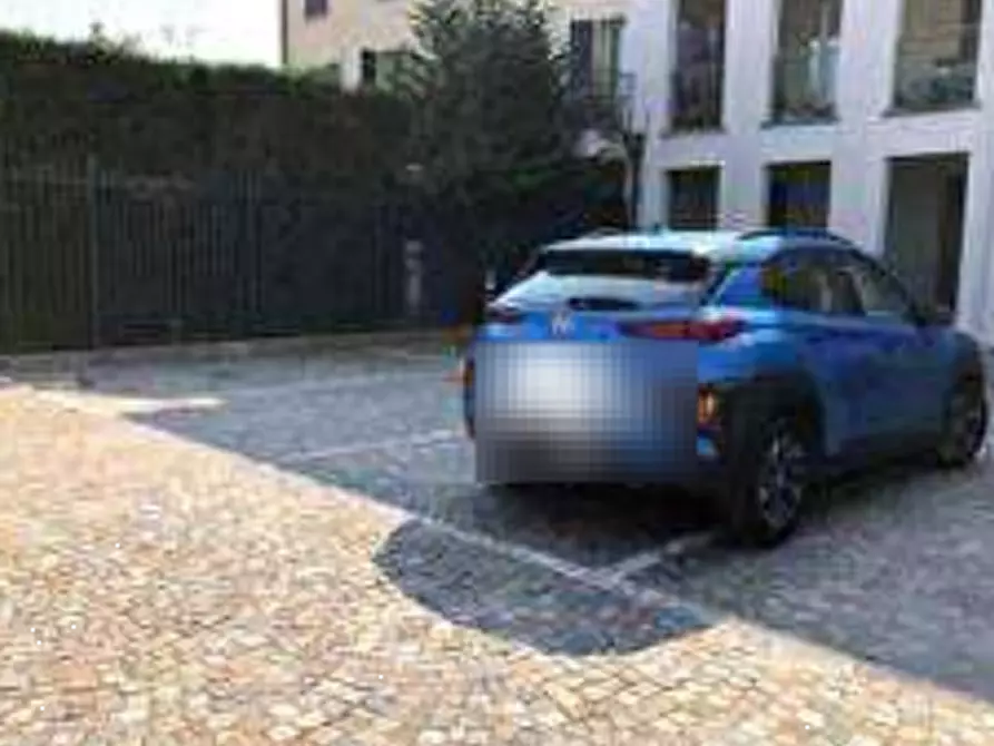 Immagine 2 di Posto auto in vendita  in Via Maria Montessori a Vaprio D'adda