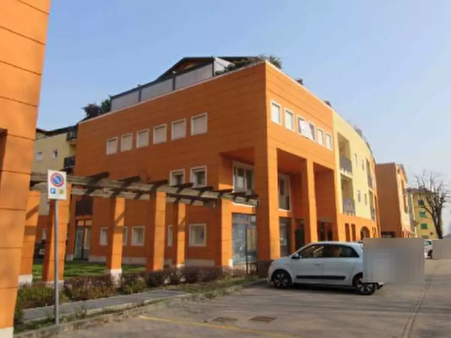 Immagine 2 di Negozio in vendita  in Piazzale Mariano Rumor a Chiampo