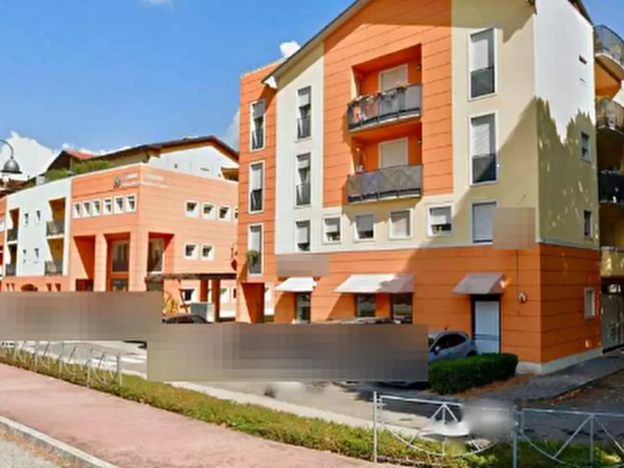 Immagine 2 di Negozio in vendita  in Piazzale Mariano Rumor a Chiampo