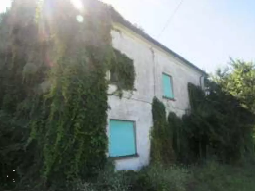 Immagine 1 di Villa in vendita  in Via Gabbianella a Quistello