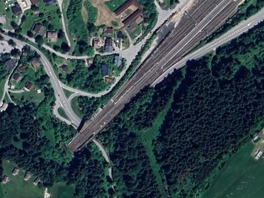 Immagine 4 di Terreno agricolo in vendita  in Via Luigi Cadorna a Tarvisio