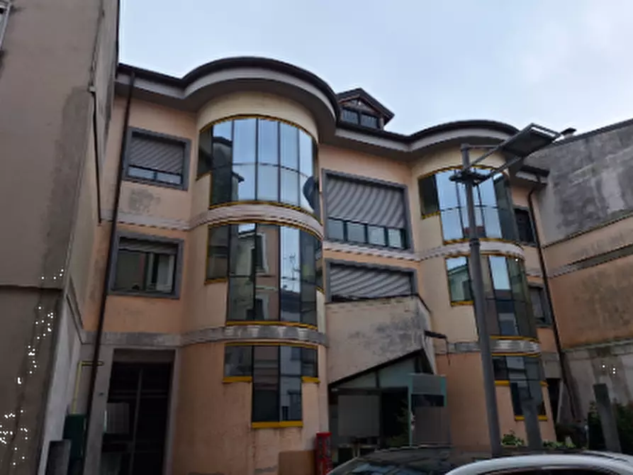 Immagine 1 di Appartamento in vendita  in  Via Camillo Benso Conte di Cavour a Cesano Maderno