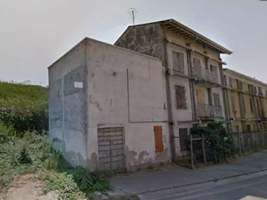 Immagine 1 di Appartamento in vendita  in Piazza Cesare Battisti a Moglia