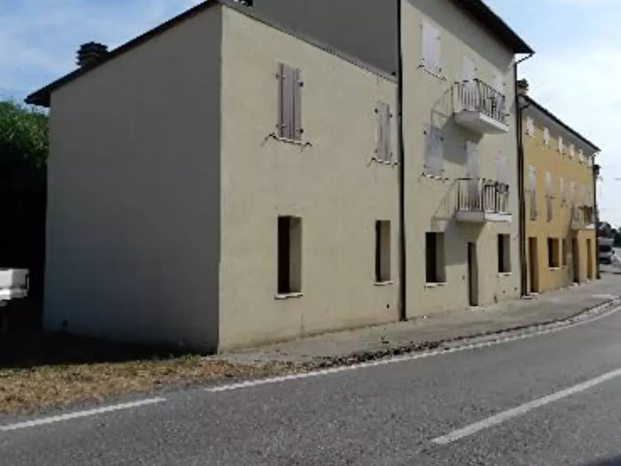Immagine 4 di Appartamento in vendita  in Piazza Cesare Battisti a Moglia