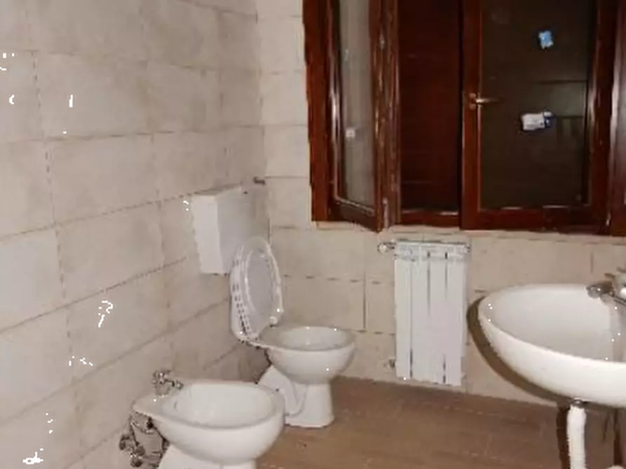 Immagine 16 di Appartamento in vendita  in Piazza Cesare Battisti a Moglia