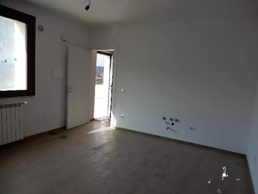 Immagine 18 di Appartamento in vendita  in Piazza Cesare Battisti a Moglia
